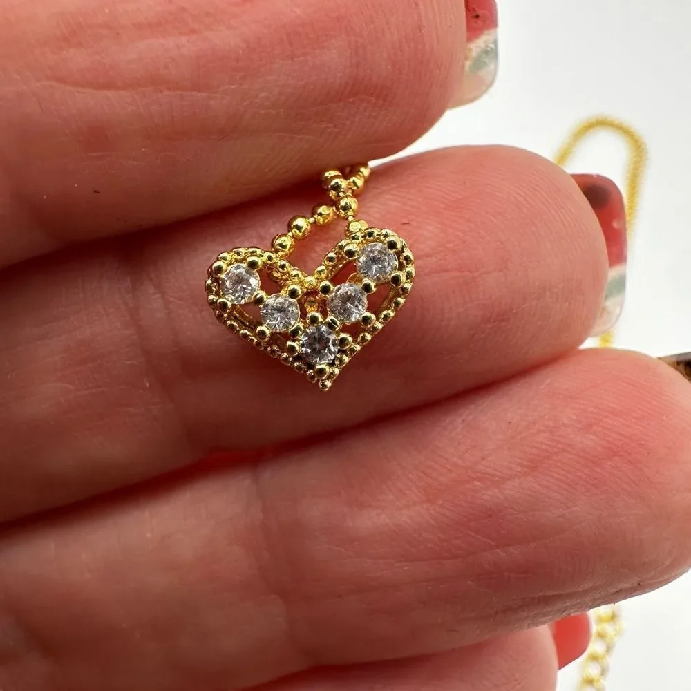 NIB‎ Omboo Dainty Gold tone metal heart with cz accents pendant, necklace!